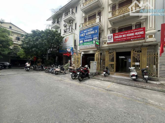 CHÍNH CHỦ CẤN BÁN GẤP  - BIỆT THỰ LIỀN KỀ SIÊU HIẾM - VỈA HÈ 5M - ĐƯỜNG TRƯỚC NHÀ 11.5M