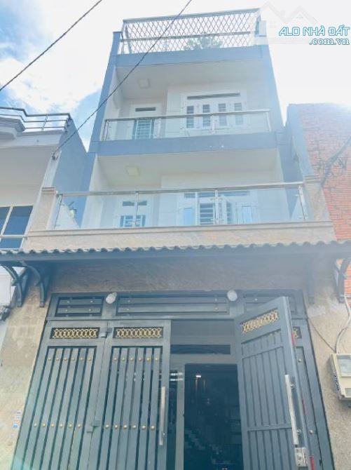 Bán nhà hẻm 6m, ngay Tân Kỳ Tân Quý, Tân Phú, cách Aeon 500m, 4 tầng, DT: 4,6x14, giá: 7,x