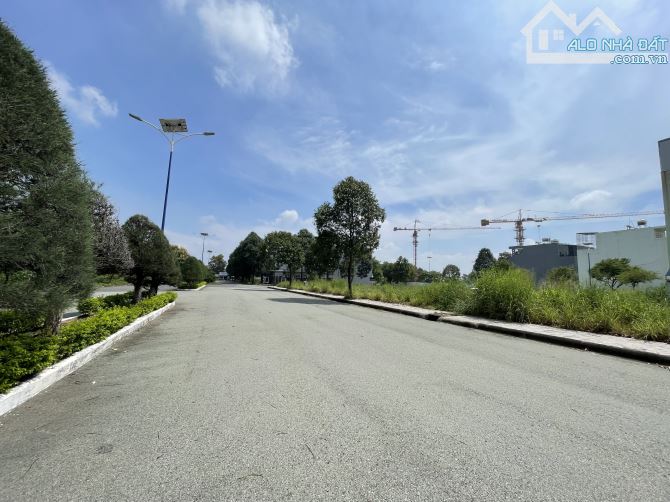 Đất trục chính khu Bình Nguyên, gần làng đại học Quốc gia, 2837 Dĩ An