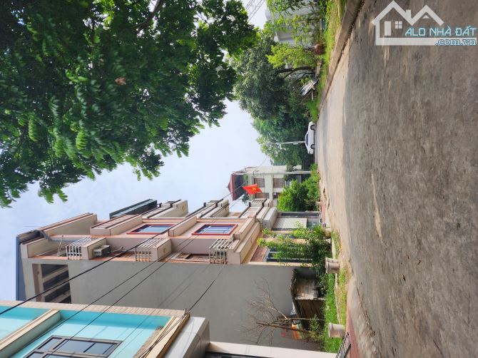 BÁN GẤP NHÀ TÂN HỘI: 50M2, PHÂN LÔ, Ô TÔ TRÁNH, 2 VỈA HÈ, KINH DOANH, GIÁ TỐT.