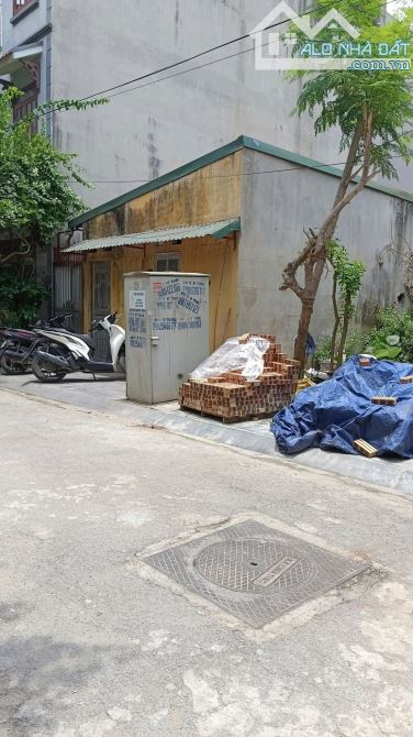 Nhà cấp 4 Nguyễn Lam 247m2, MT rộng 14,8m, ngõ nông, 15m ra phố, giá quá tốt 14.2 tỷ.