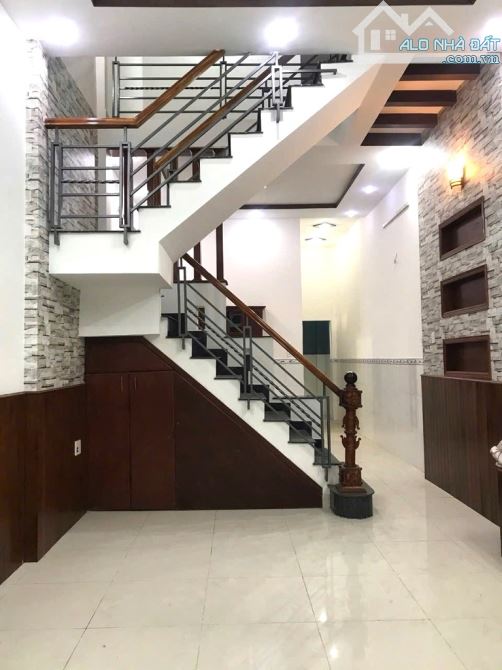 BÁN ĐẤT TẶNG NHÀ ĐẸP - HẺM XE HƠI THÔNG NGAY TRUNG TÂM TÂY THẠNH-TÂN PHÚ- DT 70M2