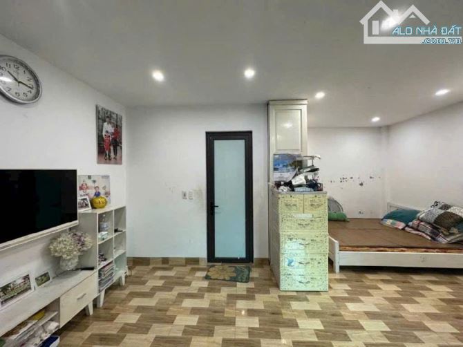 NHÀ ĐẸP 5 TẦNG – TRUNG TÂM TỨ HIỆP - Ô TÔ ĐỖ NGÀY ĐÊM - DÒNG TIỀN 5.68 TỶ