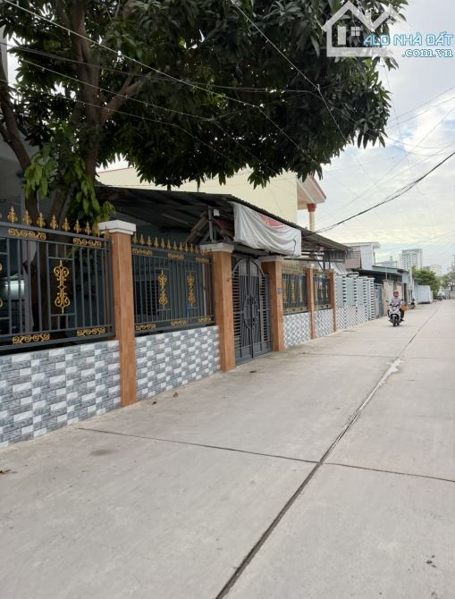 Quận 7 phường Tân Phú,NHÀ 2 TẦNG HẺM 4m,65m2 NGANG 5m,sổ vuông,nhỉnh 5 t/y - 4