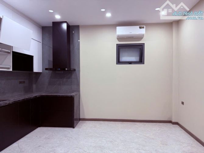 Bán nhà Phố Trạm mới đẹp long lanh - ô tô gần - 5 tầng thang máy - 55m - 12.4 tỷ