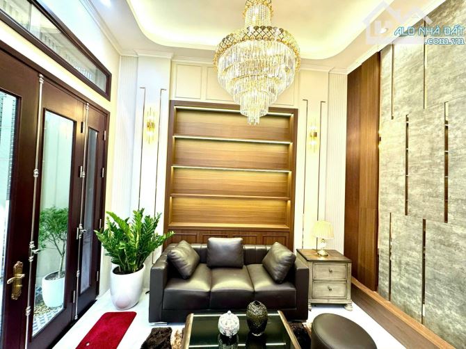Chính chủ gửi bán nhà riêng La khê 75m, mt 4m, 4tầng, giá nhỉnh 11tỷ.