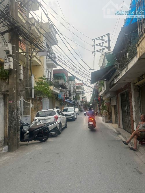 Bán đất tặng nhà cấp 4 mặt đường Nguyễn Tường Loan , Lê Chân