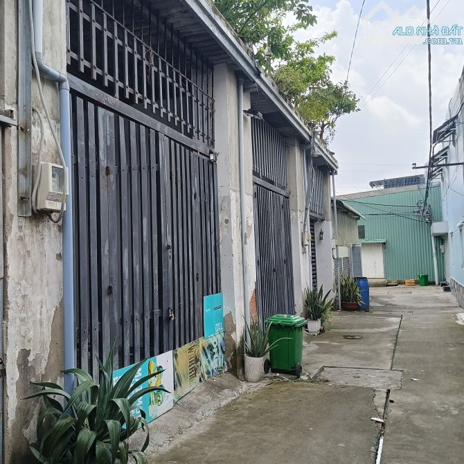 Chủ bán kín giảm 1 tỷ. Thạnh Lộc 15, Q12. Hẻm xe hơi. Nhà hiện đang có dòng tiền