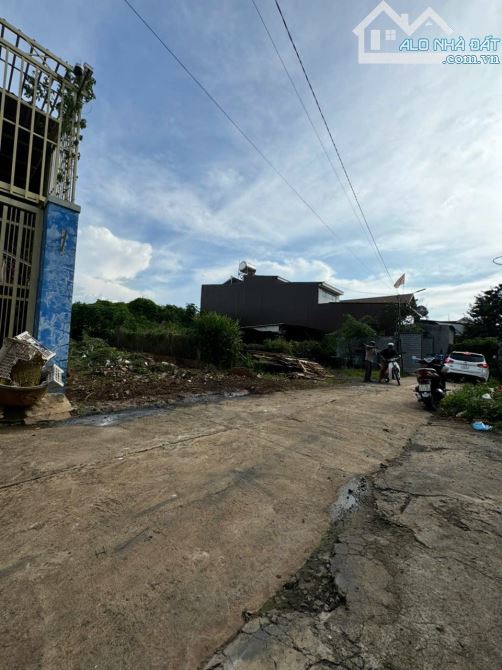 ĐẤT HẺM 136 VẠN XUÂN – PHƯỜNG BMT - ĐAKLAK 1Tỷ850Triệu