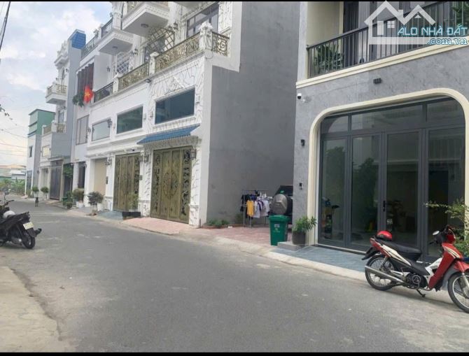 Bán đất P. Tân Tiến, gần siêu thị Go, đường nhựa 5m thông chỉ 3,2 tỷ