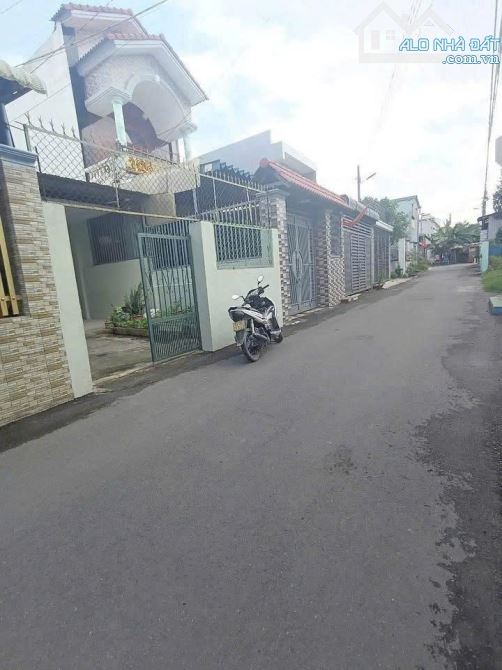 ✔Bán Gấp Nhà C4 DT 120m2 Ở Máy Nước Tân Hiệp Hóc Môn Giá 740 Triệu✔