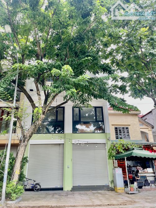 Bán Nhà Mặt Phố Việt Hưng 100m2-hơn 34 tỷ-MẶT TIỀN 7m-VĨA HÈ RỘNG-KINH DOANH-VIEW TRƯỜNG H