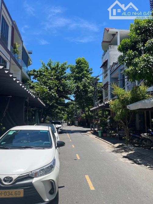 BÁN NHÀ 3 TẦNG ĐƯỜNG NGUYỄN XUÂN KHOÁT - CÁCH BIỂN PHẠM VĂN ĐỒNG 500M - GIÁ 13,X TỶ