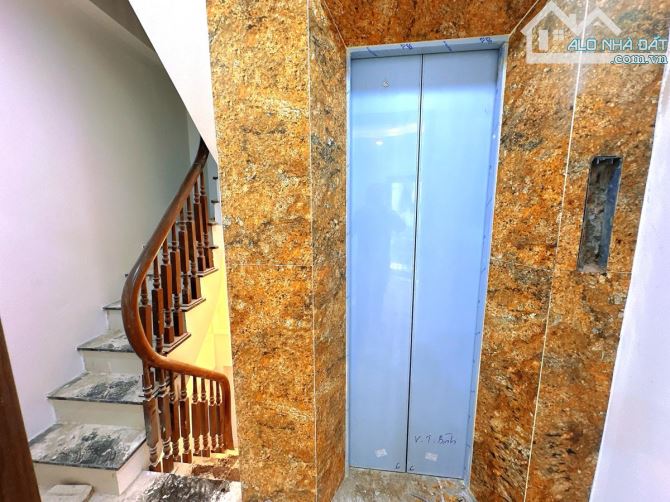 Hoàng quốc Việt 5 tầng thang máy nhag đẹp 35m Mt 4m giá 10 tỷ