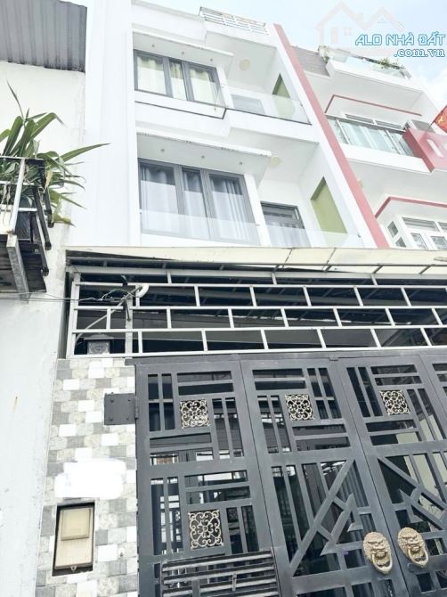 TỈNH LỘ 10, 4x15, 4TẦNG,HXH THÔNG, OTO ĐỖ CỬA, NGAY KHU TÊN LỬA, GẦN AEON, CHỈ 5.X TỶ