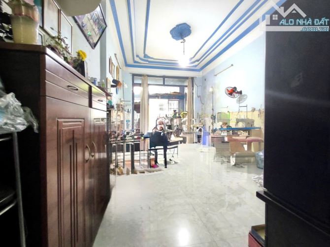 BÁN NHÀ 2 TẦNG 4 X 19,5M  3PN HẺM XE TẢI – TRUNG CHÁNH, HÓC MÔN SHR GIÁ CHỈ 4,5 TỶ TL