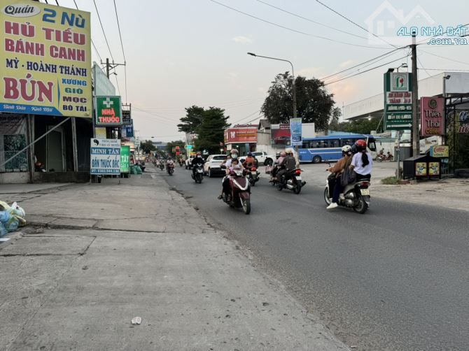 Bán nhà 168m2 góc 2 mặt tiền kinh doanh Bùi Trọng Nghĩa TP Biên Hòa Đồng Nai có 6,5 tỷ
