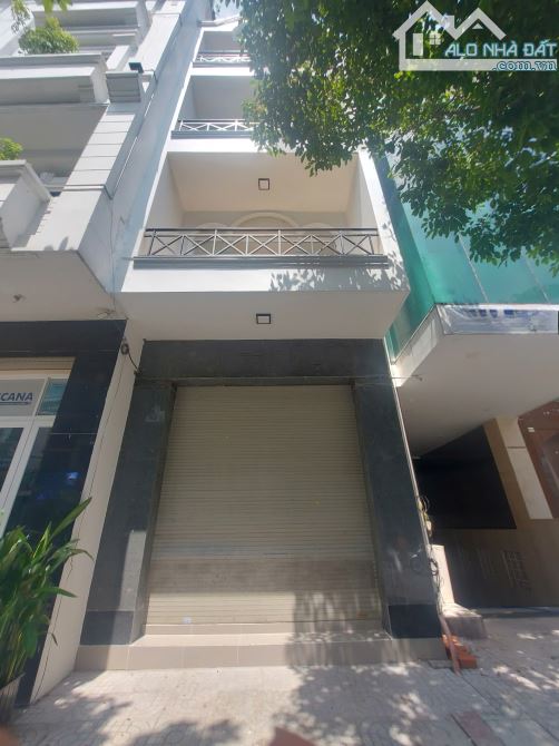 Mặt tiền ngay Phan Xích Long, P.1, Q.Bình Thạnh, 4m*24m, trệt 3 lầu, sân thượng, 43tr/th