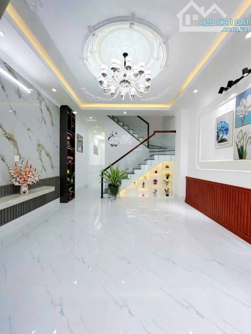 Bán gấp căn Trần Huy Liệu, Phú Nhuận. Giá: 3 tỷ 520tr/ 68m2, sổ hồng riêng