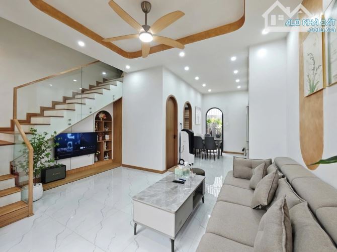 🏡 Nhà 3 tầng – đường Đống Đa, Hải Châu, Đà Nẵng – Giá 5,8 tỷ 🏡