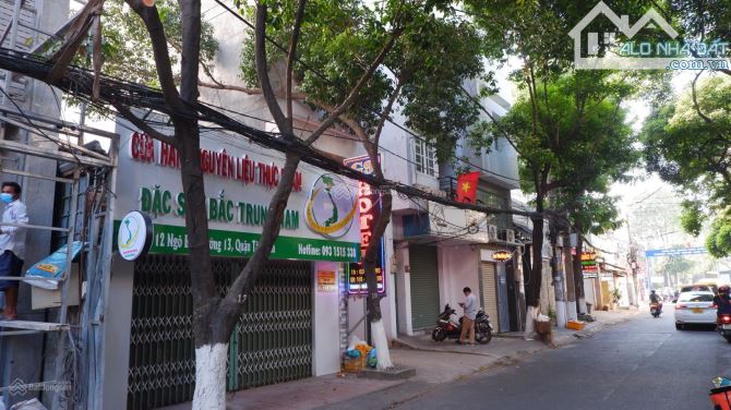 Cần bán nhà HXH Hai Bà Trưng P8 Q3. DT: 11x22m, DTCN: 239,6m2. Gía bán 85 tỷ TL