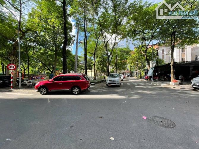 SIÊU PHẨM PHỐ DỊCH VỌNG CẦU GIẤY 260M²  MẶT TIỀN 30M VỈA HÈ GIÁ 120TỶ