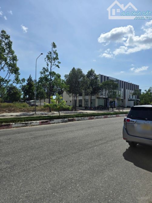 Chính chủ bán lô đất biệt thự 260m² mặt tiền Lê Lợi 32m khu trung tâm Phú Mỹ,TP Hồ ChíMinh