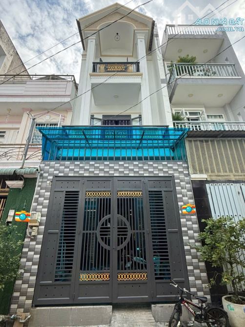 Bán gấp nhà hẻm xe hơi gần vạn phúc,thủ Đức,chỉ 5,5 tỷ, 3 tầng.sổ riêng