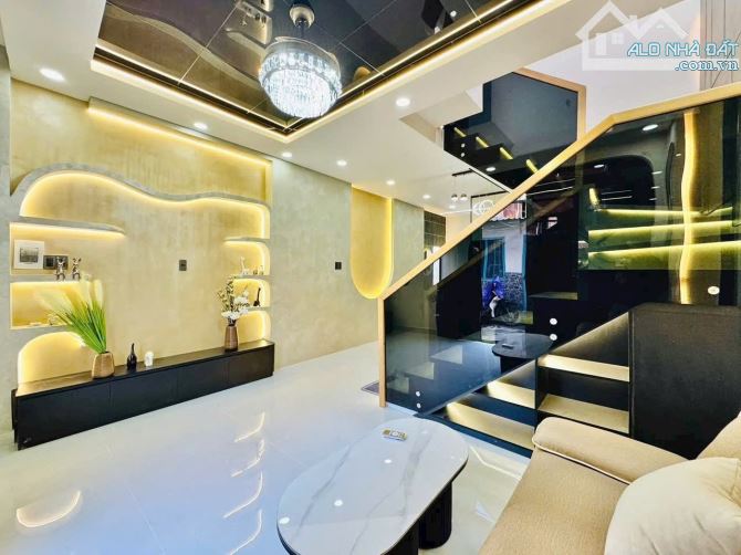 6.8 TỶ - SIÊU PHẨM 2 MẶT TIỀN • NGUYỄN LÂM • GẦN KHU VIP PHAN XÍCH LONG • 45M² • 2 TẦNG •
