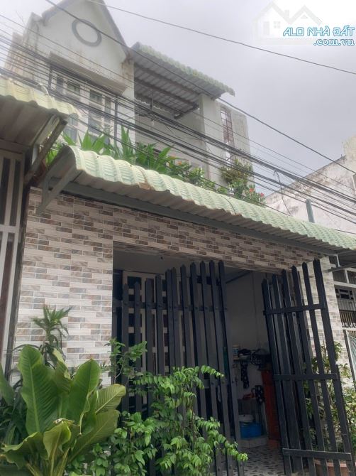 Bán nhà hẻm hoàng quốc việt gần trường tiểu học an bình giá 2,8 tỷ
