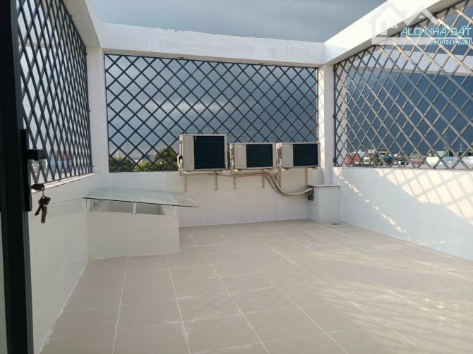 BÁN NHÀ HẺM LỚN – DT KHỦNG – TRẦN NHÂN TÔN, QUẬN 10 DT:9,5x25(NH:14,5m2) KC: 3 Tầng 170 Tr