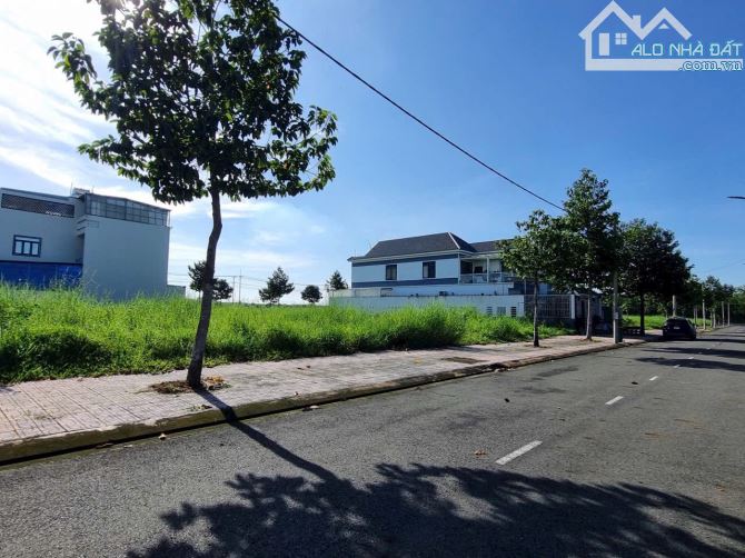 Kẹt Tiền Cắt Lỗ Lô 140M2, Sổ hồng riêng, Giá 1 tỷ 9, Ngay Chợ Đại Phước,Ra Vành Đai 3 10ph