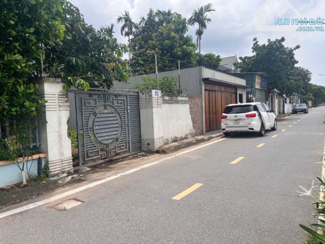Bán gấp mảnh đất 300m2 mặt đường Ngọc Thuỵ, đường ô tô tránh, giá 35 tỷ có TL mạnh