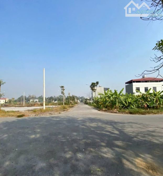 Bán lô góc trục chính kim chân DT 176m, MT 15m, Hướng Bắc&Tây, Giá 5,5 tỷ
