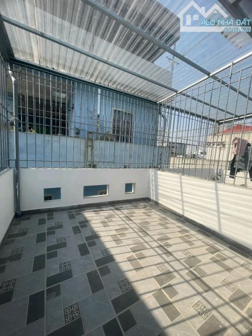 Bán Nhà vạn phúc,cầu am,Trung Tâm quận hà Đông.DT_Trên 30m²,lô góc 3 mặt Thoáng .Giá 7ty.