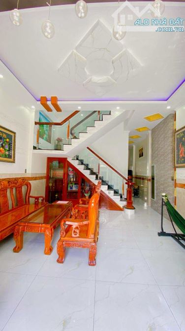 Bán nhà 3 phòng ngủ đường Lê Hồng Nhi mới đẹp