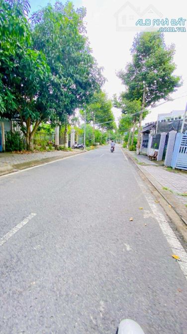 Bán đất 133 m2 thổ cư đường Nguyễn Trãi nối dài
