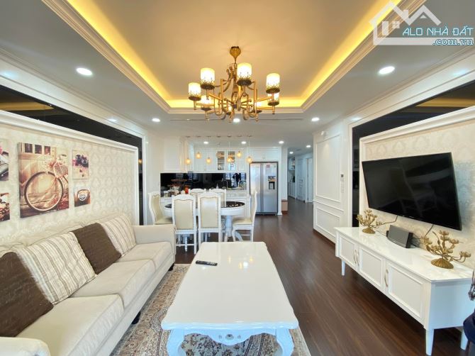 Bán căn hộ Tân Hoàng Minh Hoàng Cầu 🌅 128m², 17.9 tỷ 🏙️✨