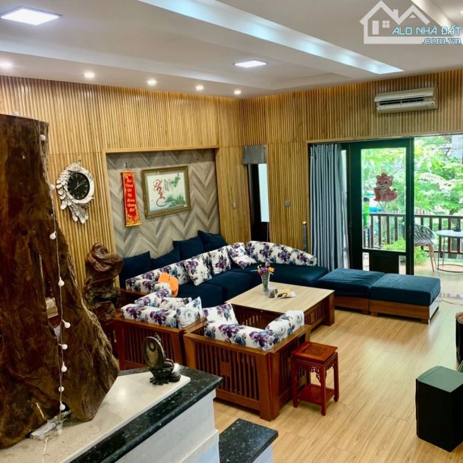 Biệt thự 3 tầng có sân vườn TT Hải Châu, Đà Nẵng - Gần Shophouse Pavillon, trường Skyline