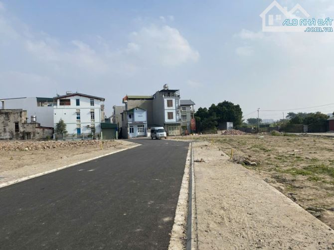 LÔ GÓC HOA HẬU, Đẹp nhất Cổ Bi, 109M – 20M Tiền – Chỉ 15 tỷ, Vỉa hè Rộng, 3 ô tô tránh
