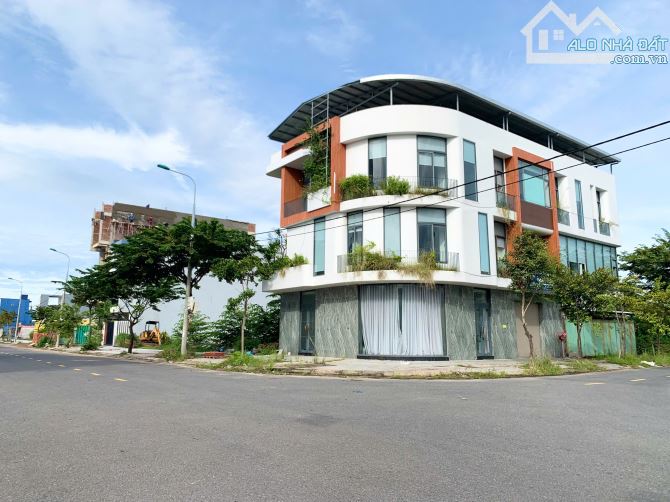 Bán lô góc 2 mặt tiền 140m2 Đặng Văn Chung NAM HÒA XUÂN gần cầu Trung Lương