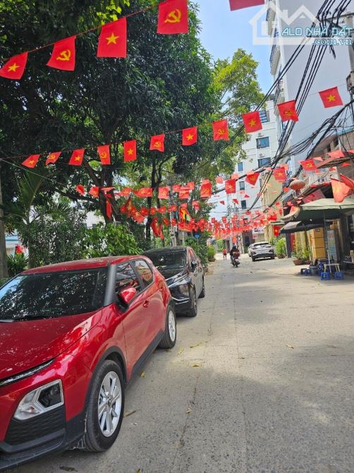 Phải Nhanh Nhà Ngoại Giao Đoàn 50m, 6 Tầng Nhà Mới Thang Máy , Ô Tô Đỗ , Trước Nhà 4m