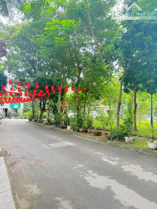 Bán Đất TĐC Thanh Am Lô Góc View Hồ, 90m2 MT 16m. Xây Biệt Thự Kinh Doanh VP, Nhà Hàng