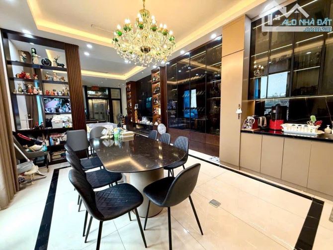 Bán nhà phố Lý Nam Đế, 58M2 x 6T, MT 13.4M, Lô Góc, Ba Mặt Thoáng, Ôtô đỗ cửa, Thang Máy,