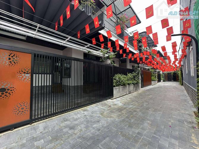 Nhà đẹp Hai Tầng đổ 2 mê Lê Duẩn cạnh đường chính - Nội thất Vip