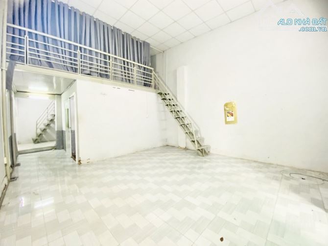 Bán nhà Lê Quang Định gần chợ Bà Chiểu - 52m2 tiện xây mới - Nhỉnh 7 tỷ