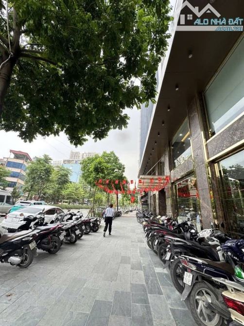 🏡  Bán nhà phố Nguyễn Hoàng, Mỹ Đình 2| DT 42m² | 4 tầng | Giá 5 9.5 tỷ