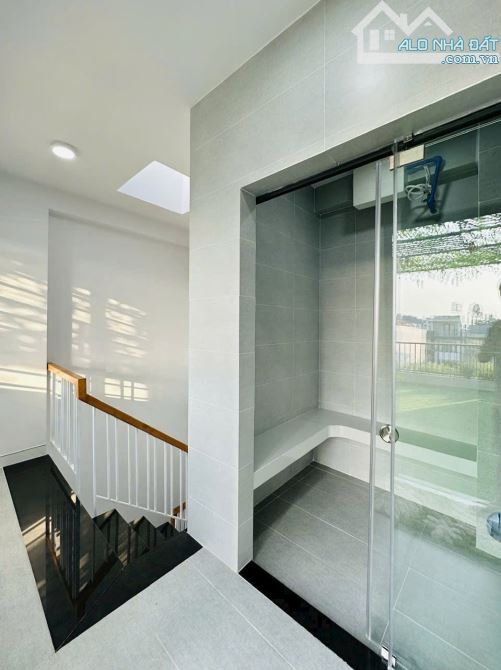 BÁN NHÀ 5lầu-4pn HXH- KHU VIP NGUYỄN TƯ GIẢN, P12, GÒ VẤP.GIÁ: 6.6 TỶ