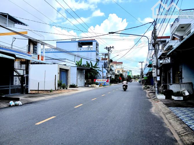 Đường Phùng Há, Nhánh rộng 8m. Nền Đất 100m2 Full thổ cư. Xe container vào 30 mét.