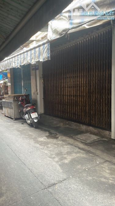 HÙNG VƯƠNG -P.1-Q.10- KHU CHỢ BUÔN BÁN LÊ HỒNG PHONG - 3 TẦNG - DT: 4.3*13m - CHỈ 11 TỶ 9